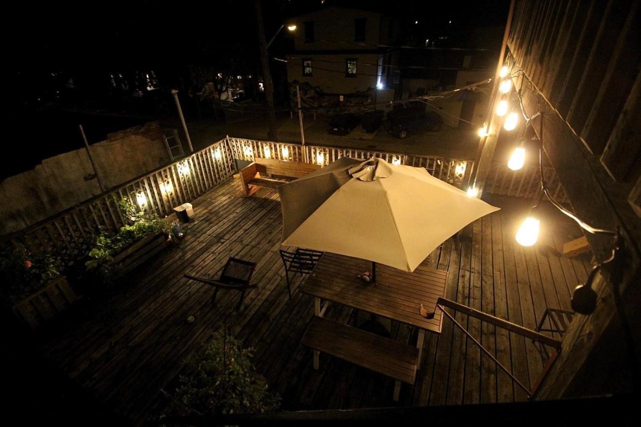 The Parkdale Hostellerie Торонто Экстерьер фото