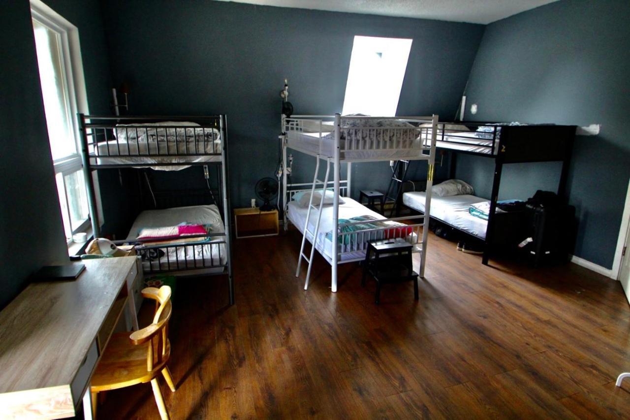 The Parkdale Hostellerie Торонто Экстерьер фото