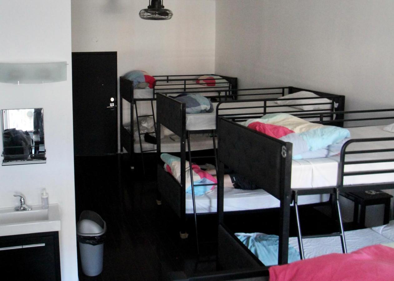 The Parkdale Hostellerie Торонто Экстерьер фото