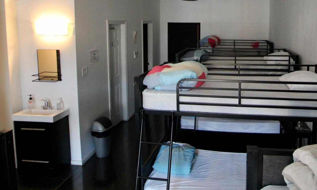 The Parkdale Hostellerie Торонто Экстерьер фото