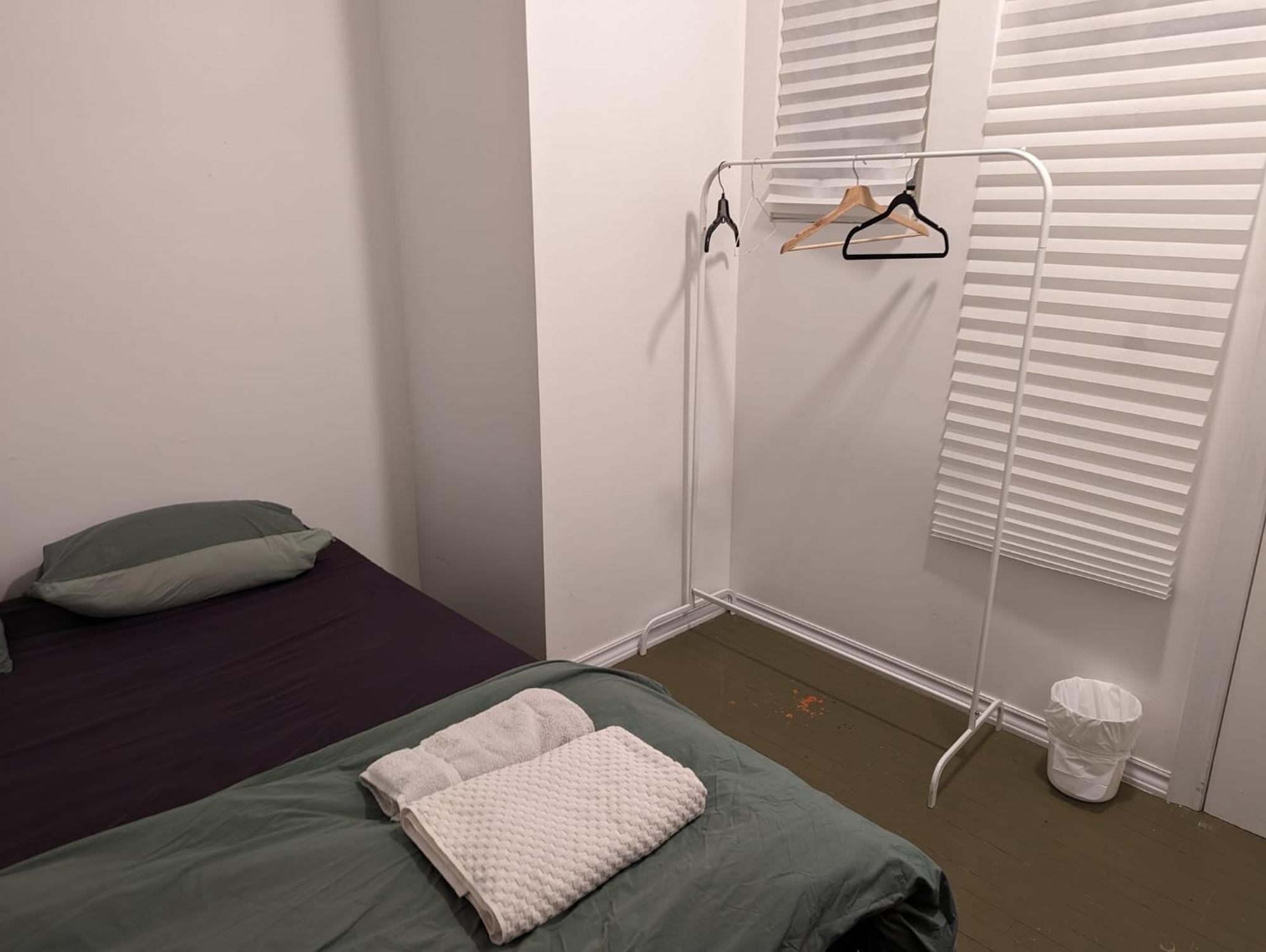 The Parkdale Hostellerie Торонто Экстерьер фото