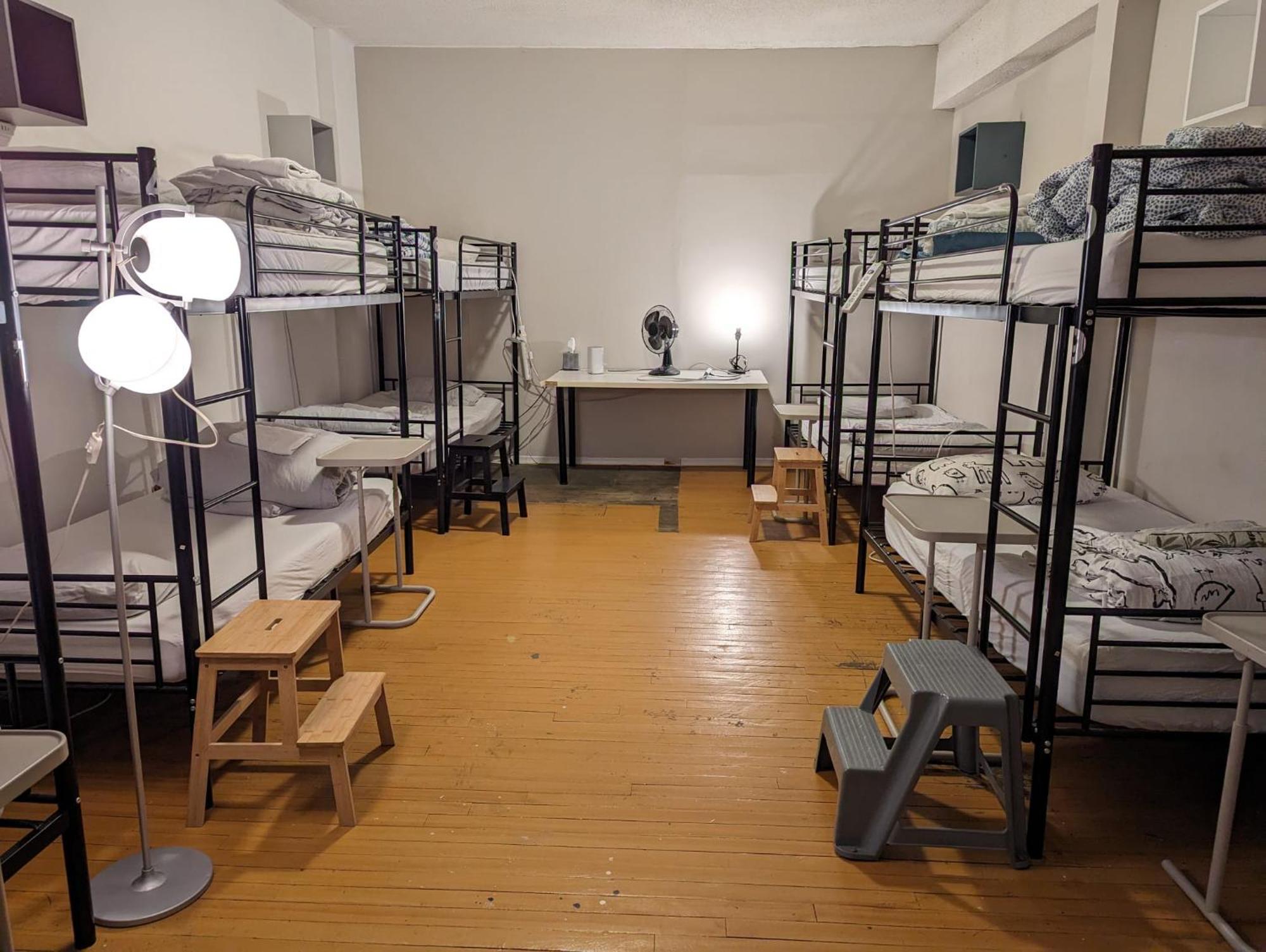 The Parkdale Hostellerie Торонто Экстерьер фото