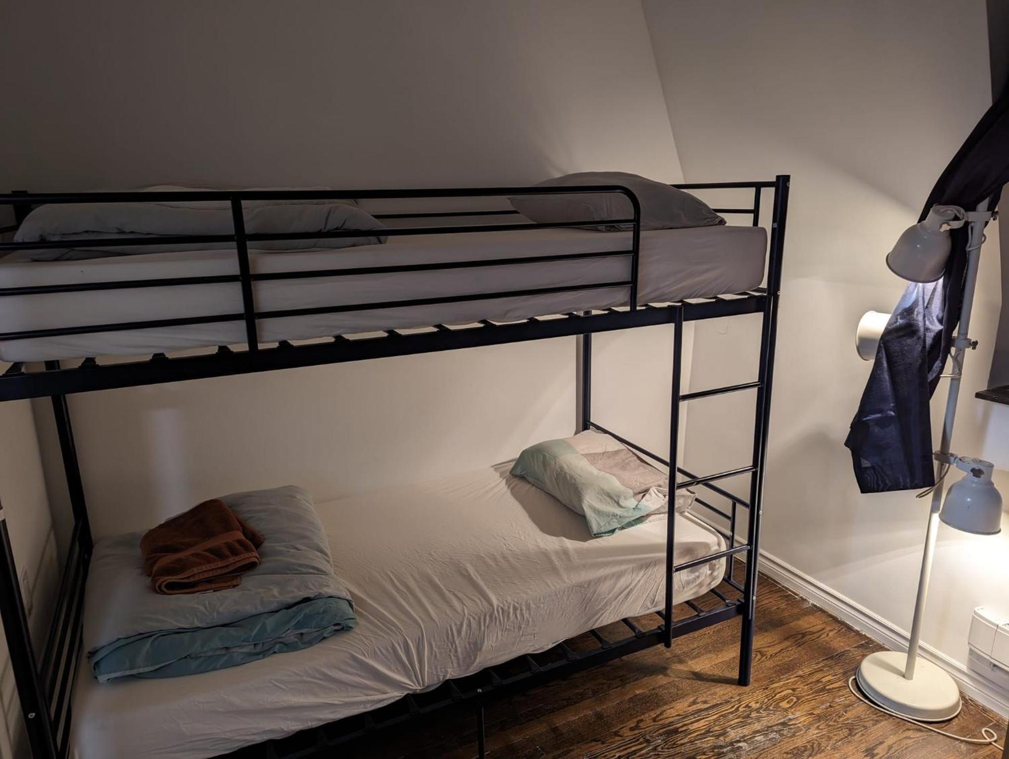 The Parkdale Hostellerie Торонто Экстерьер фото