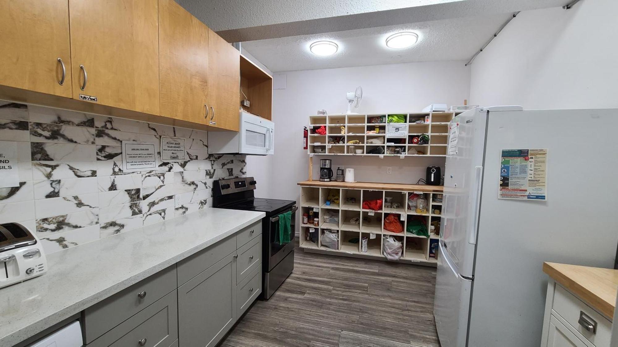 The Parkdale Hostellerie Торонто Экстерьер фото