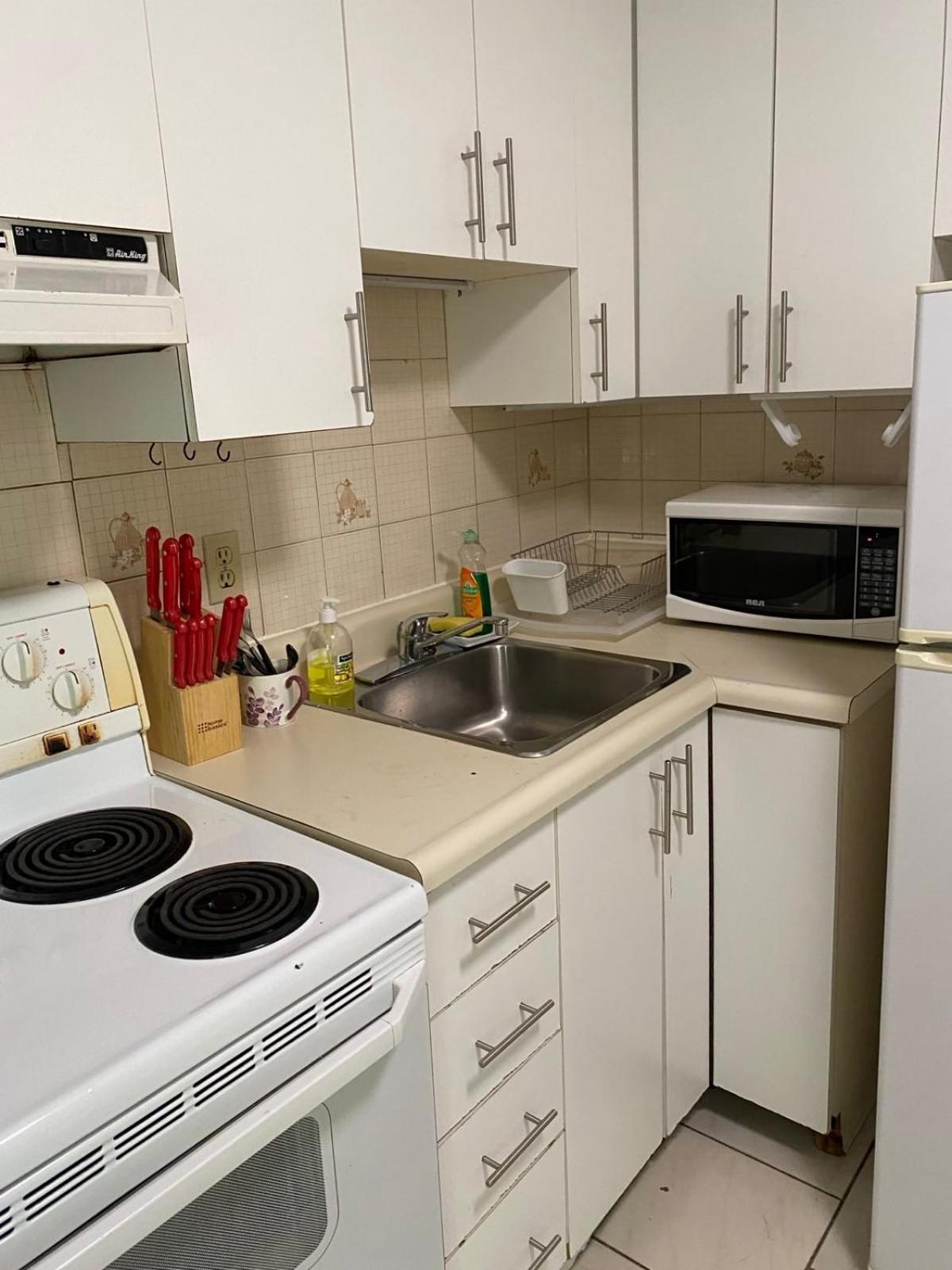 The Parkdale Hostellerie Торонто Экстерьер фото