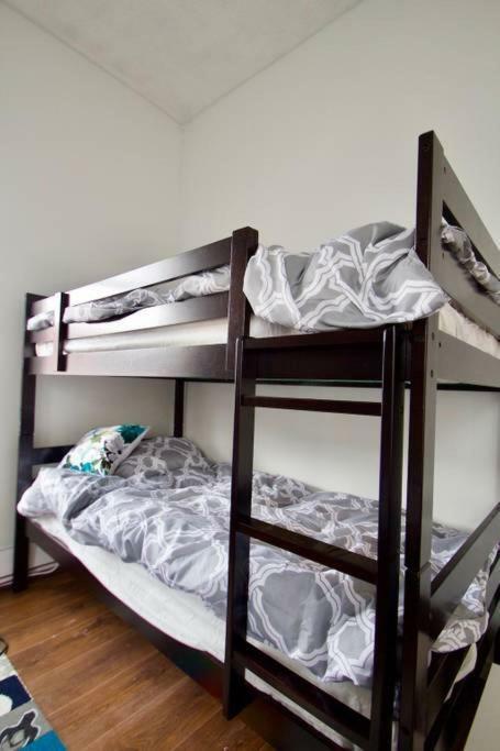 The Parkdale Hostellerie Торонто Кровати хостела фото