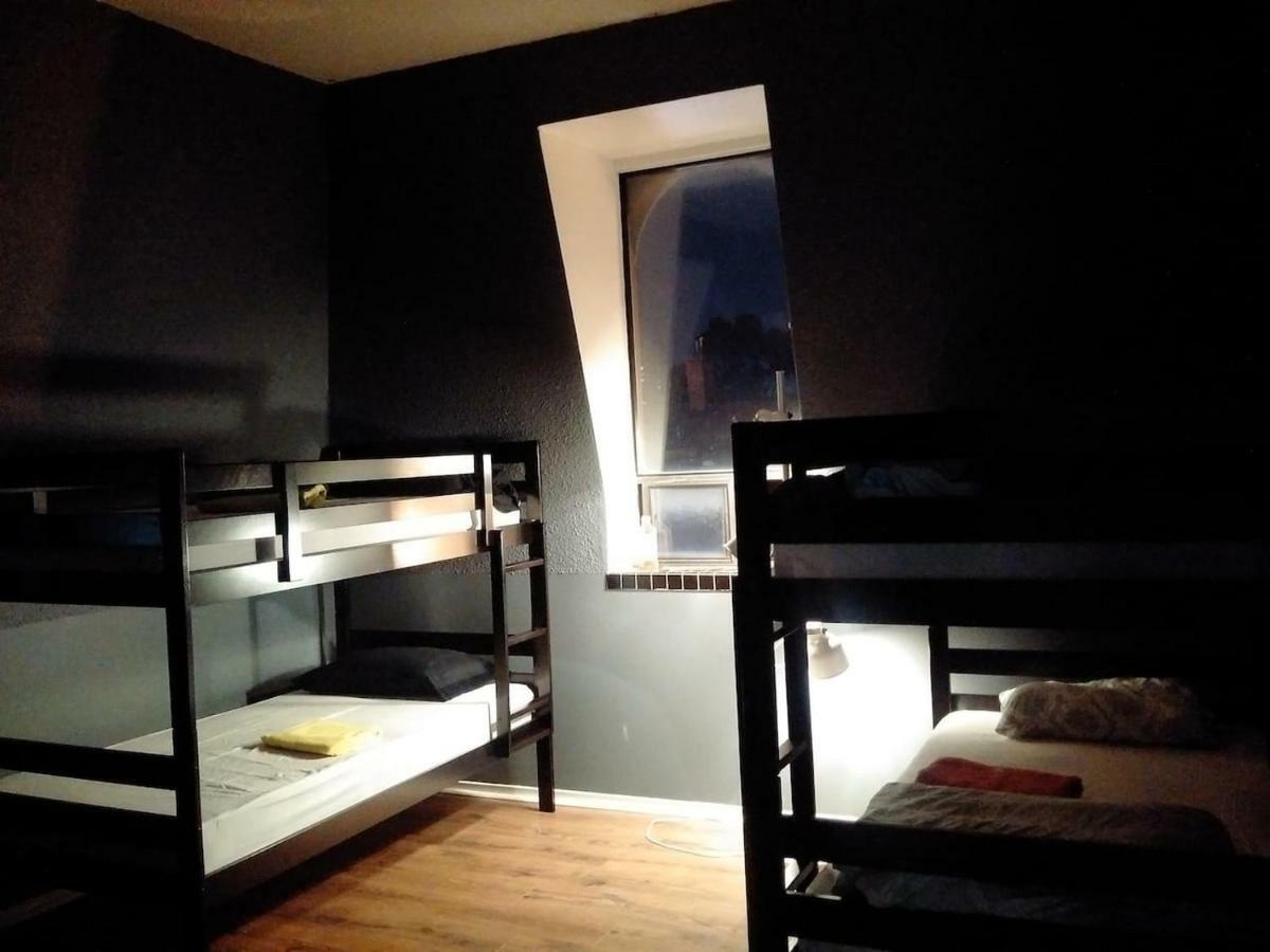 The Parkdale Hostellerie Торонто Экстерьер фото